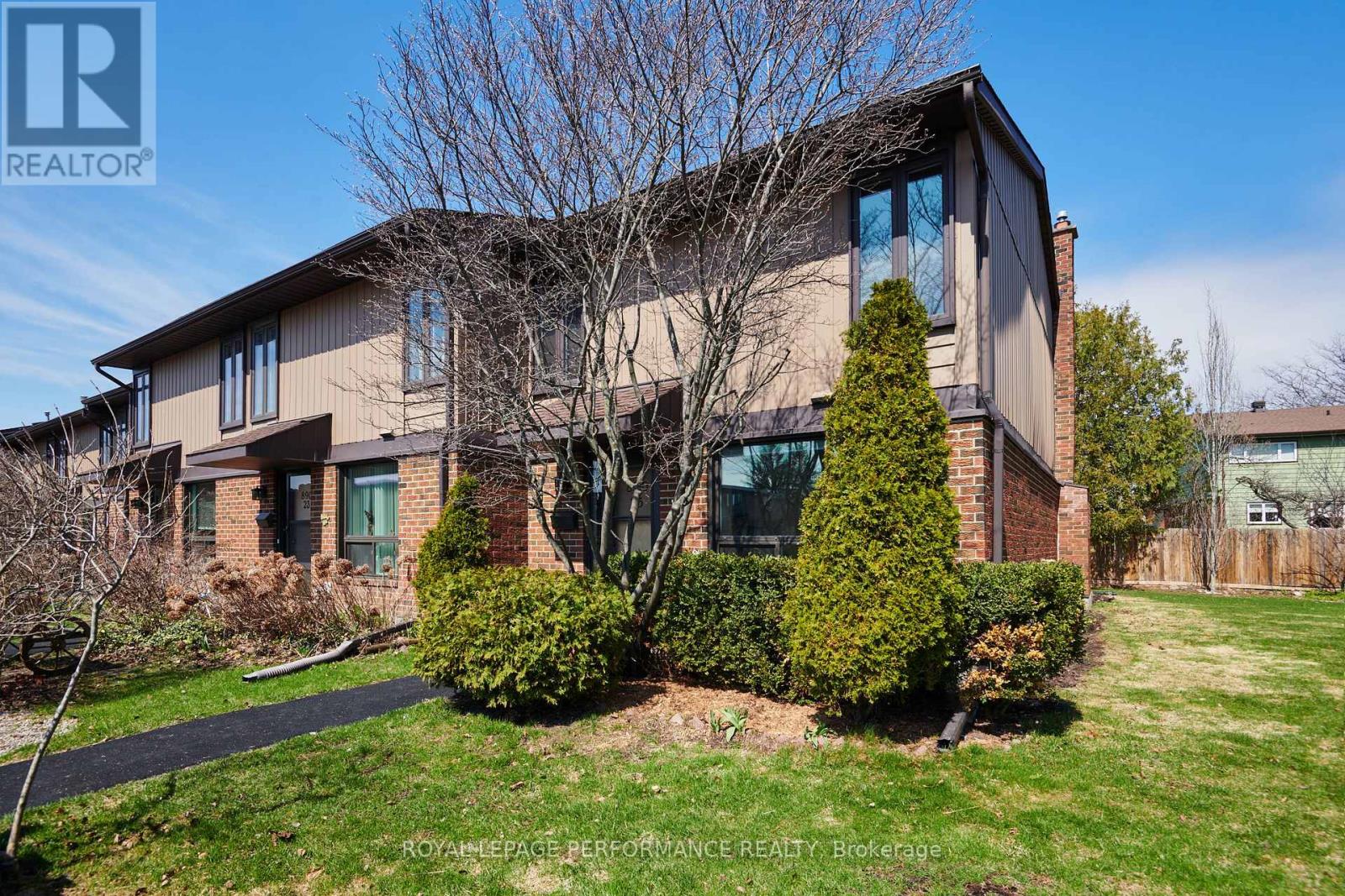 25 - 890 Cahill Drive W