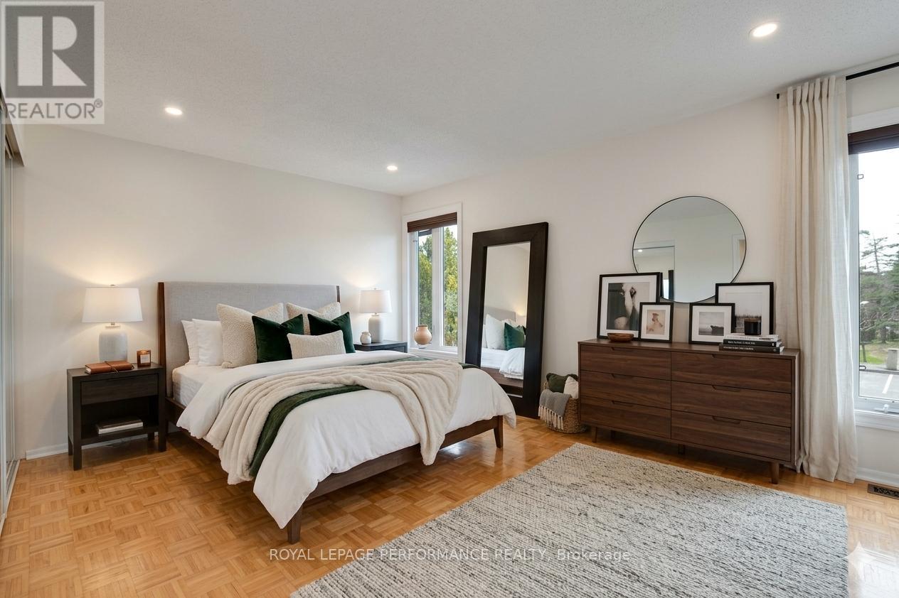 25 - 890 Cahill Drive W