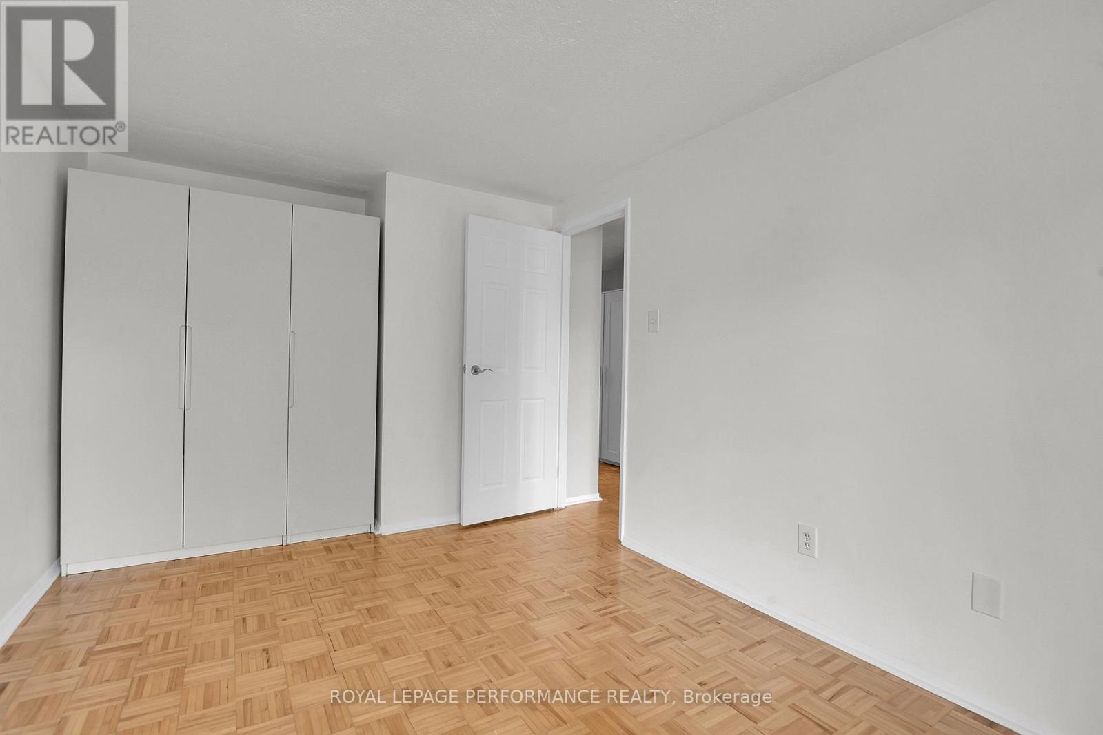 25 - 890 Cahill Drive W