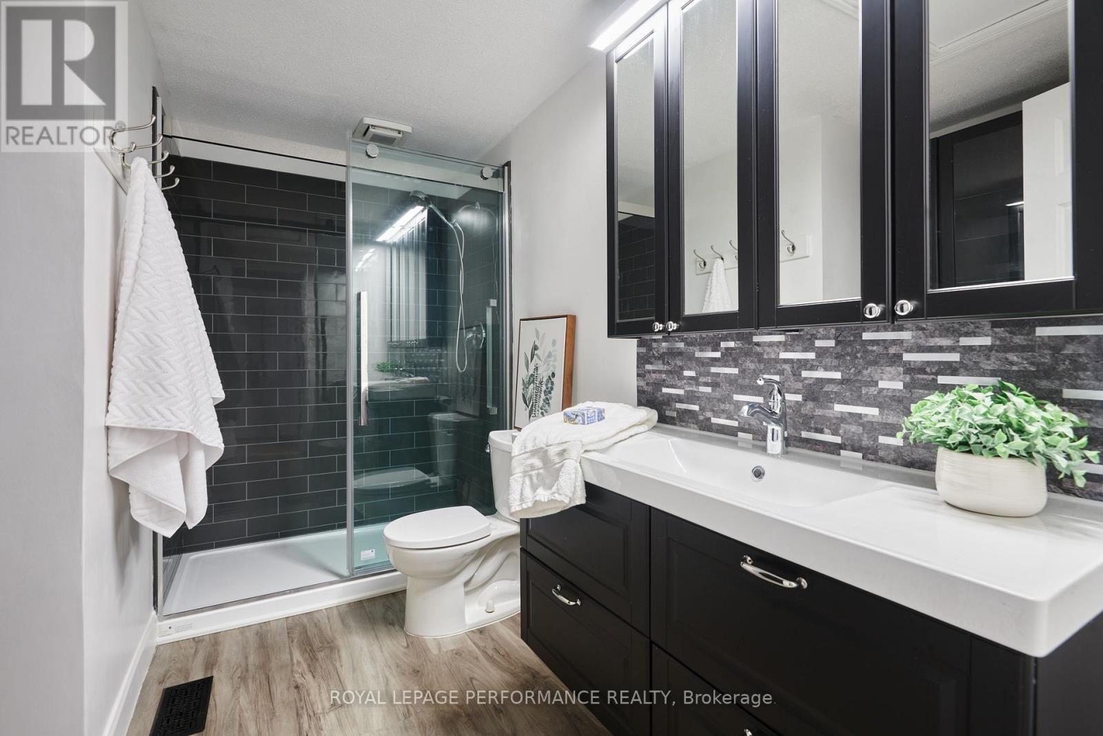 25 - 890 Cahill Drive W