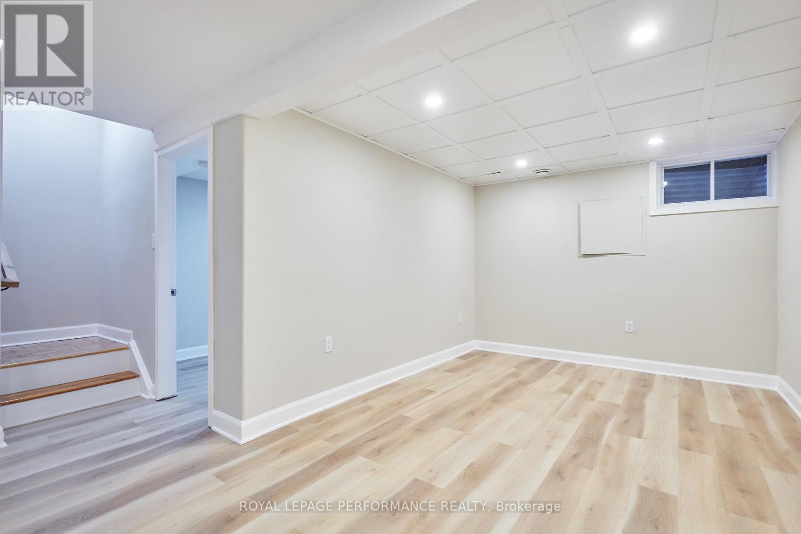 25 - 890 Cahill Drive W