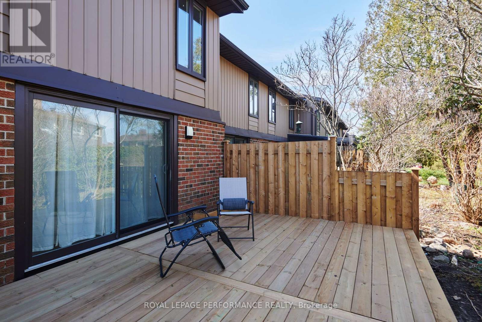 25 - 890 Cahill Drive W