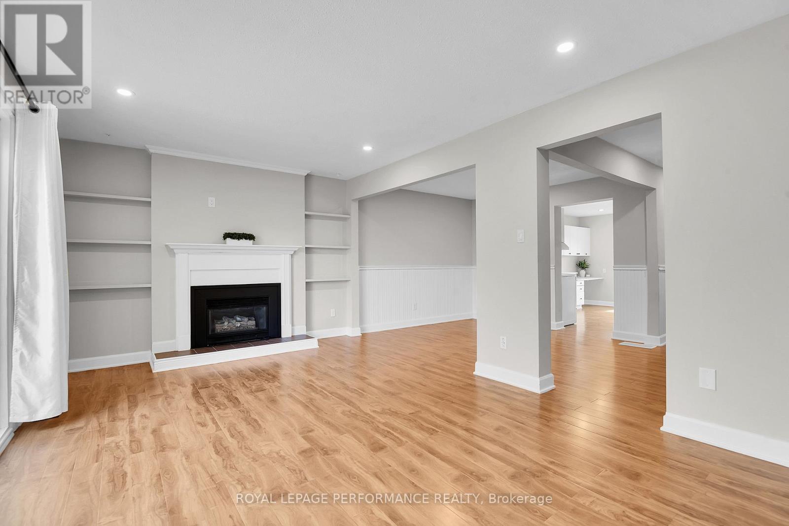 25 - 890 Cahill Drive W