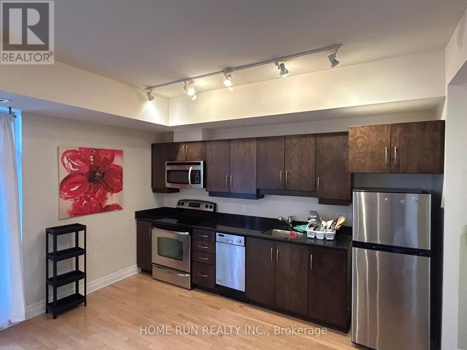 1007 - 245 Kent Street