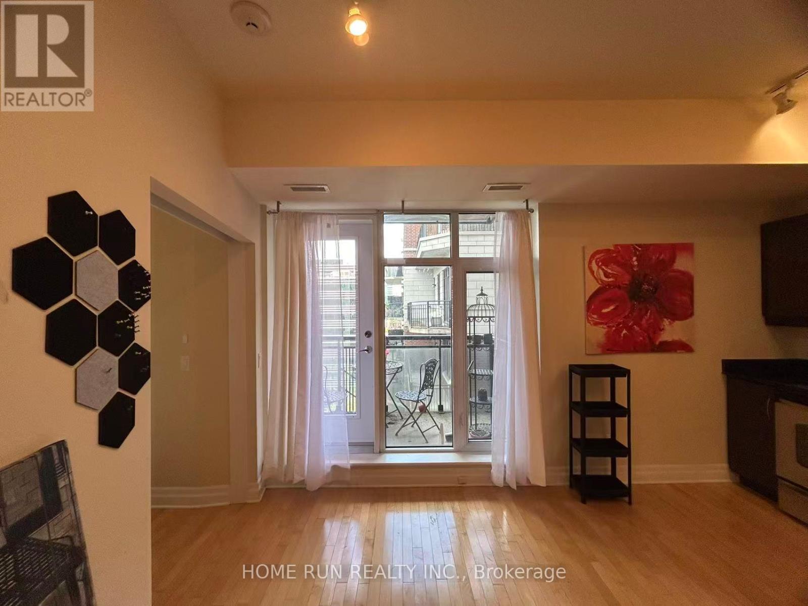 1007 - 245 Kent Street