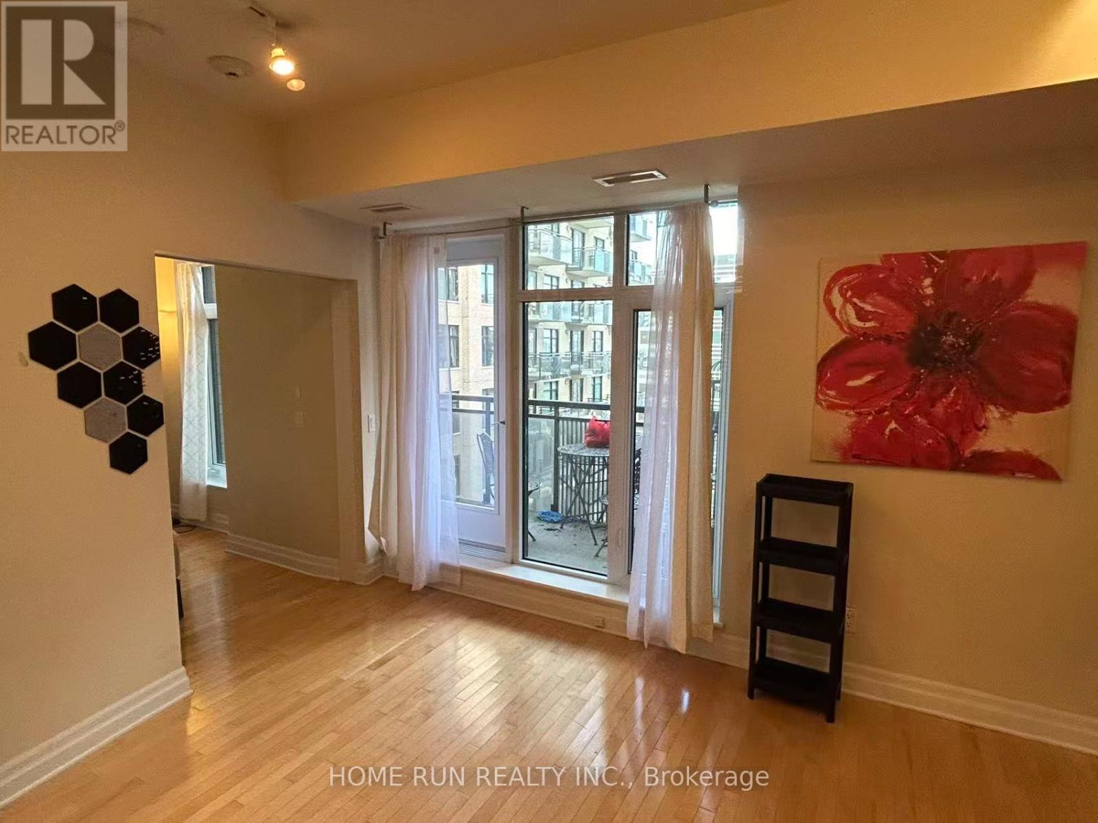 1007 - 245 Kent Street