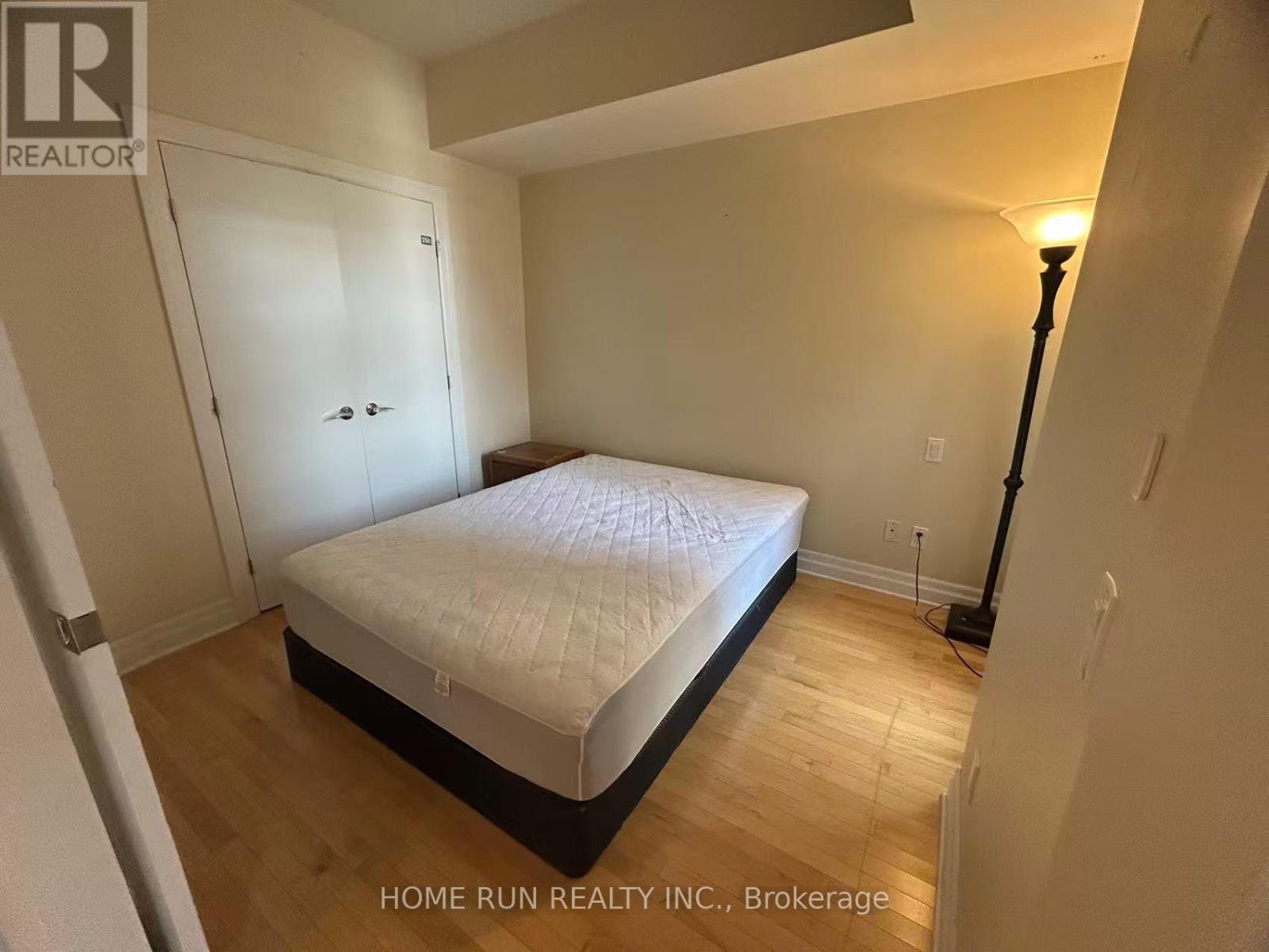 1007 - 245 Kent Street