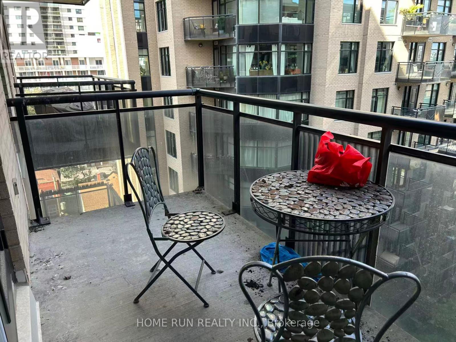 1007 - 245 Kent Street