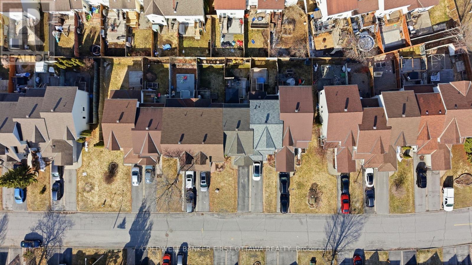 1902 Hennessy Crescent