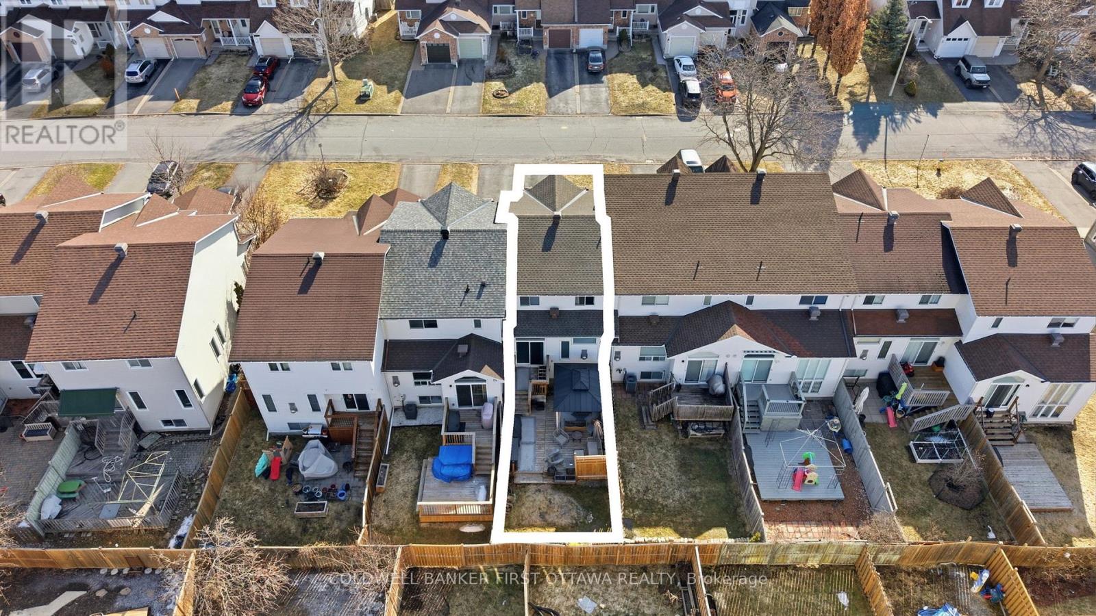 1902 Hennessy Crescent