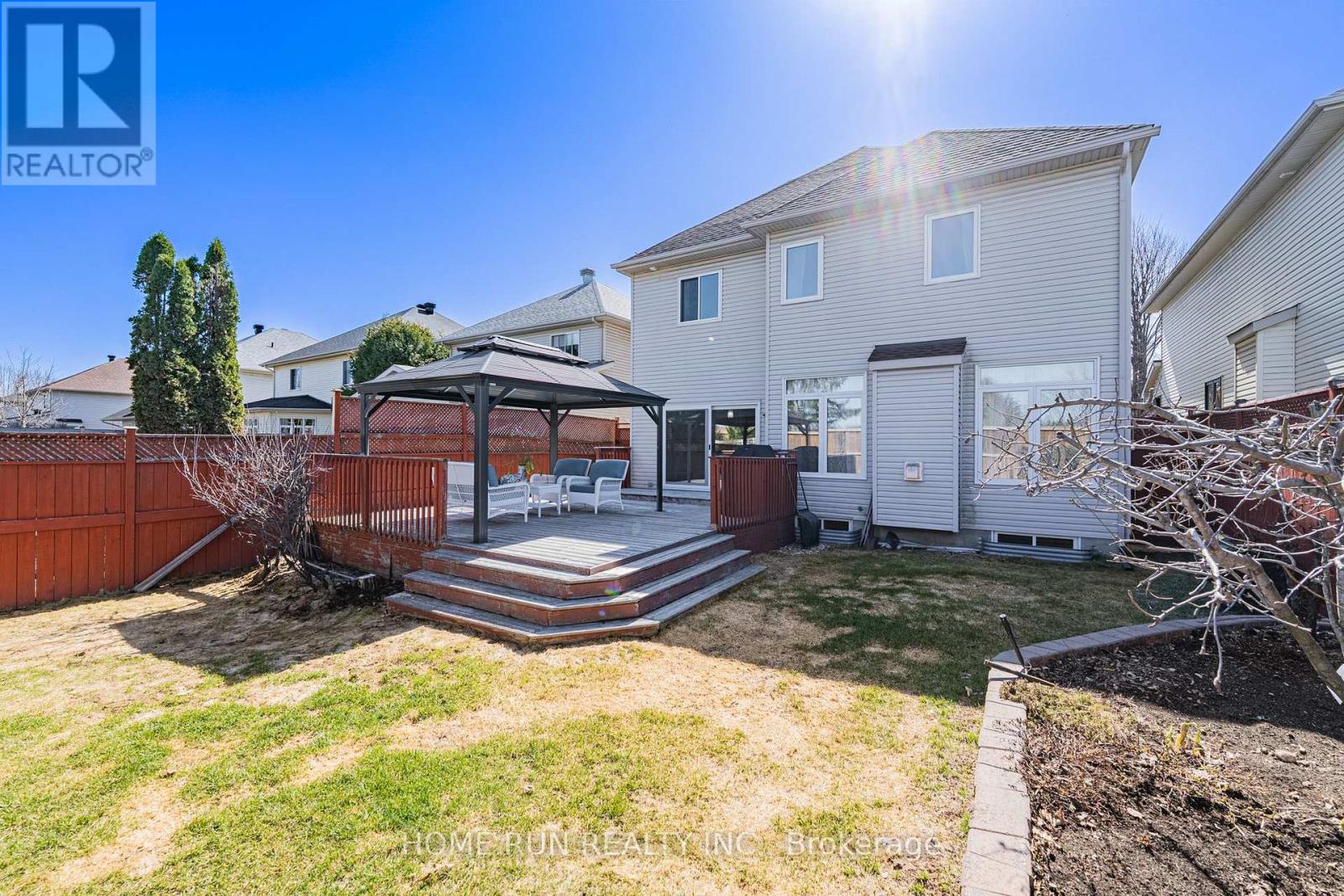 5 Thunderbird Crescent