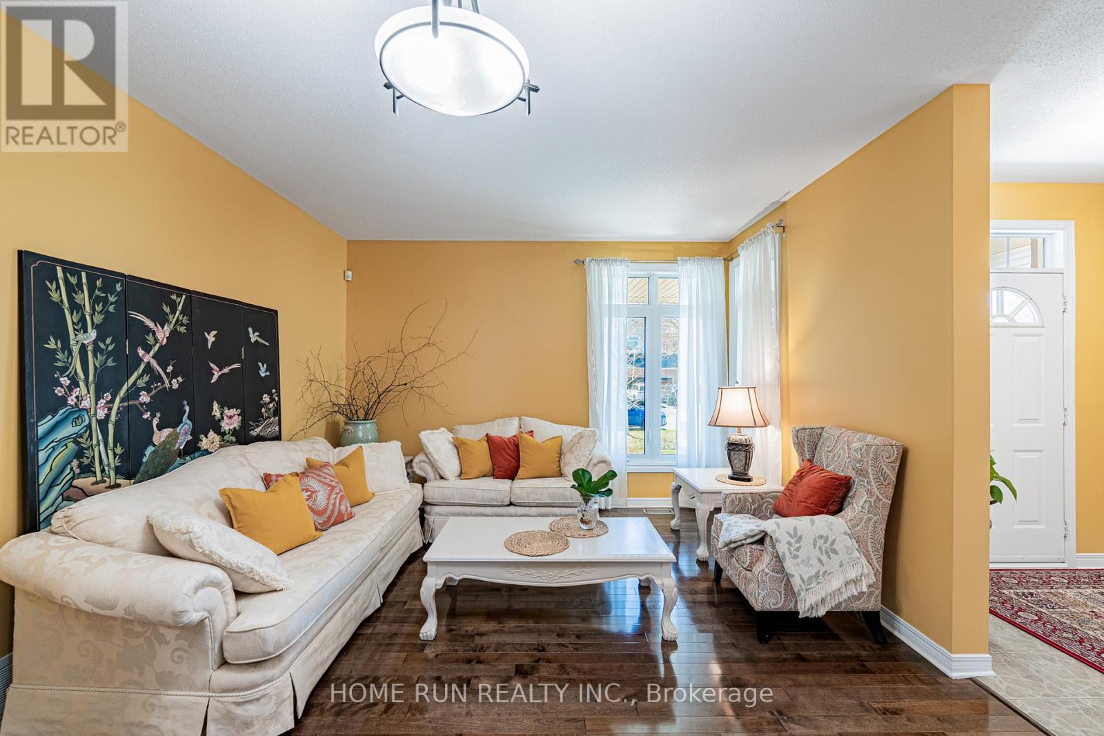 5 Thunderbird Crescent