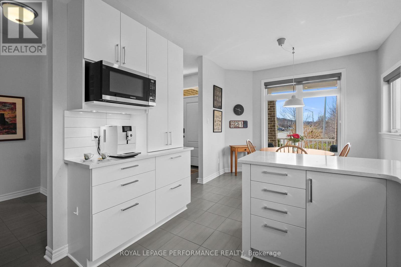 527 Silverbell Crescent