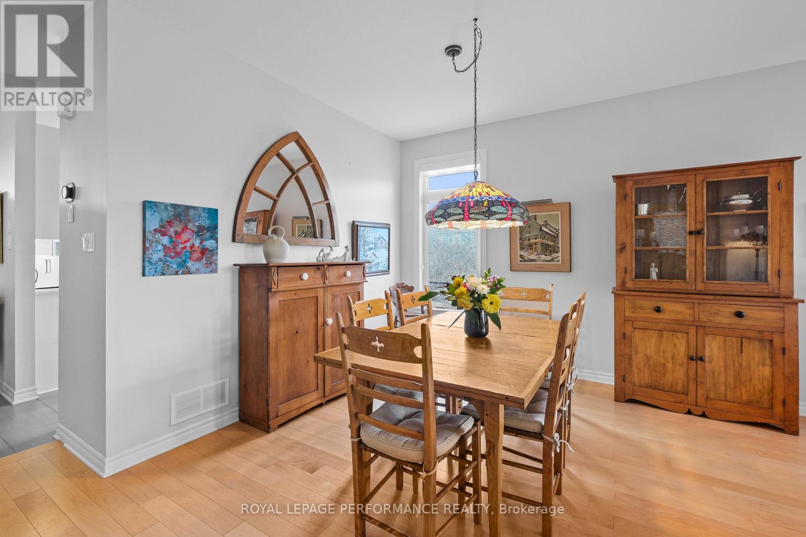 527 Silverbell Crescent