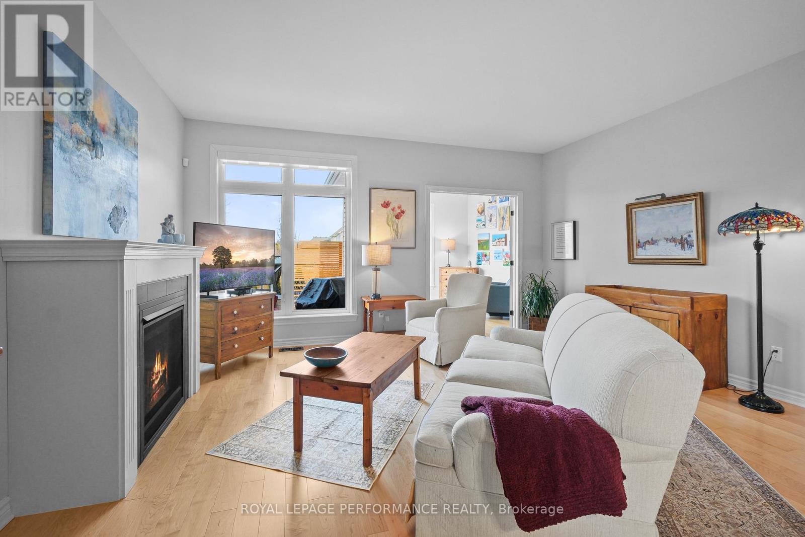 527 Silverbell Crescent