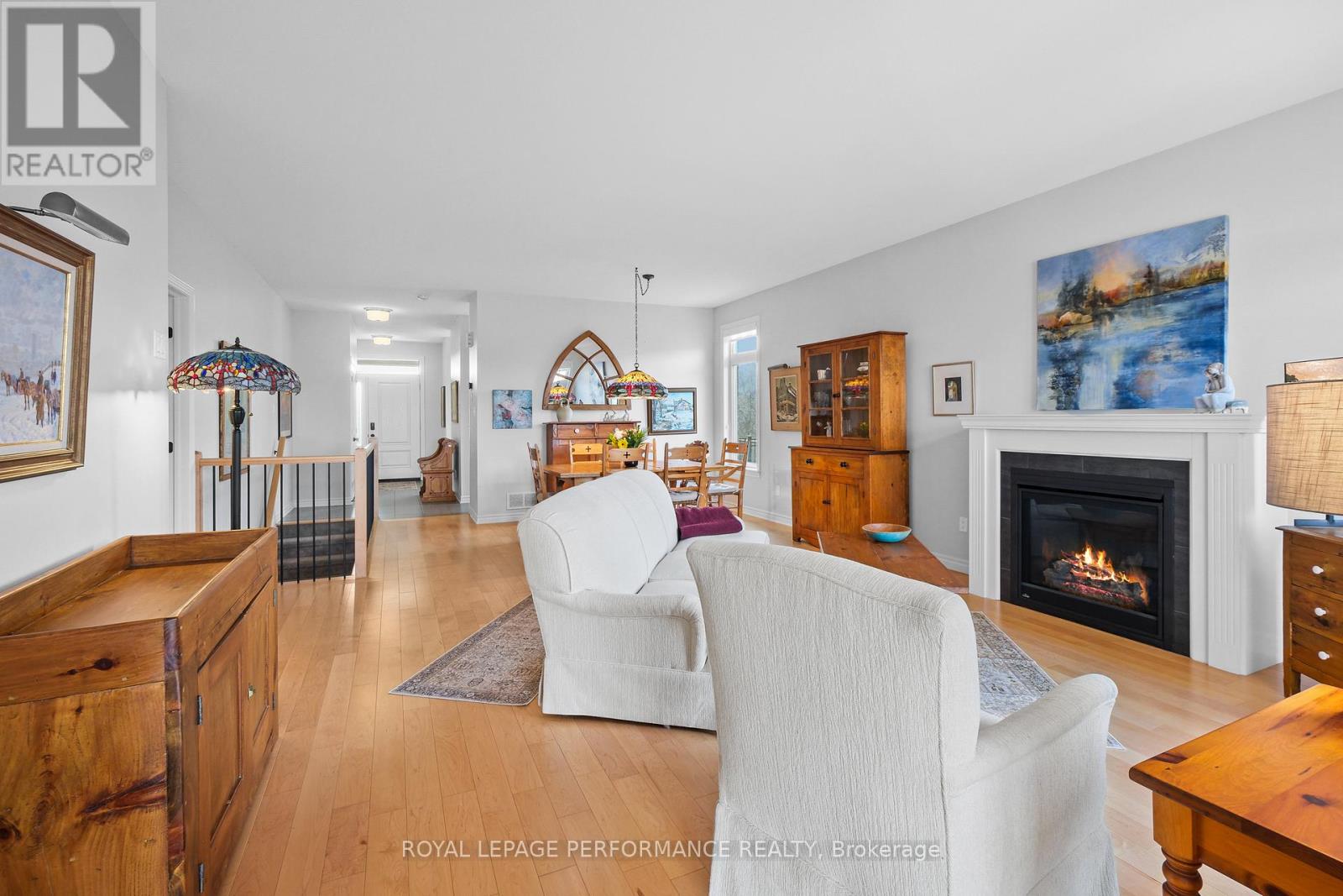 527 Silverbell Crescent