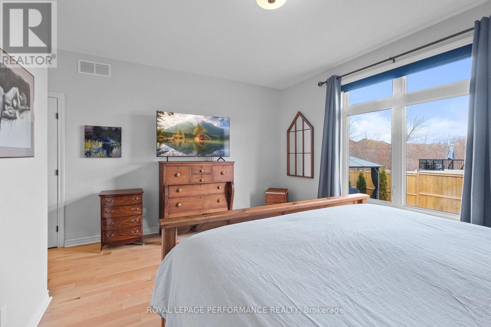 527 Silverbell Crescent