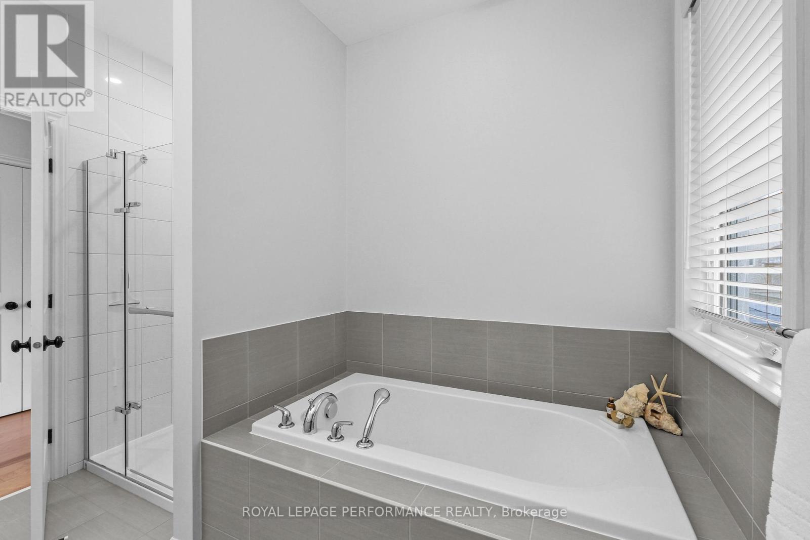 527 Silverbell Crescent