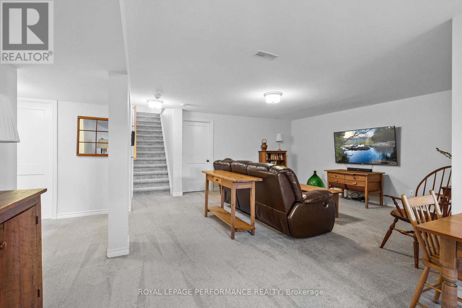 527 Silverbell Crescent