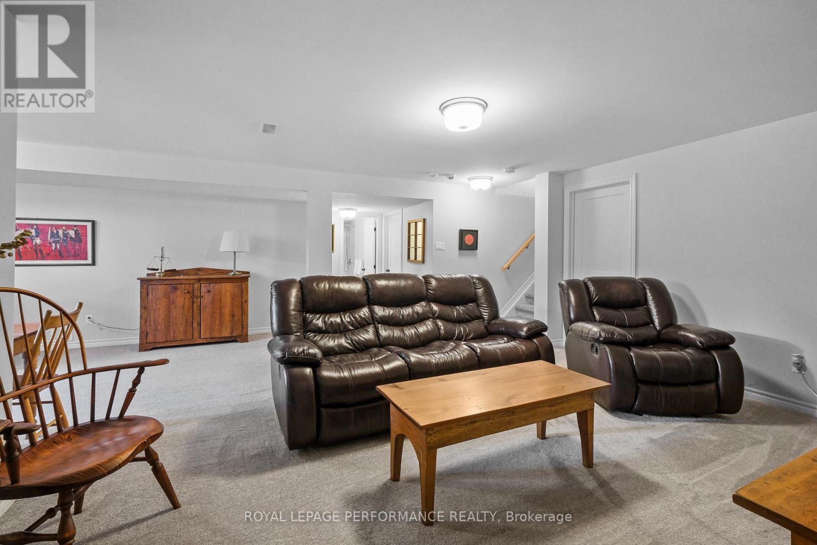 527 Silverbell Crescent