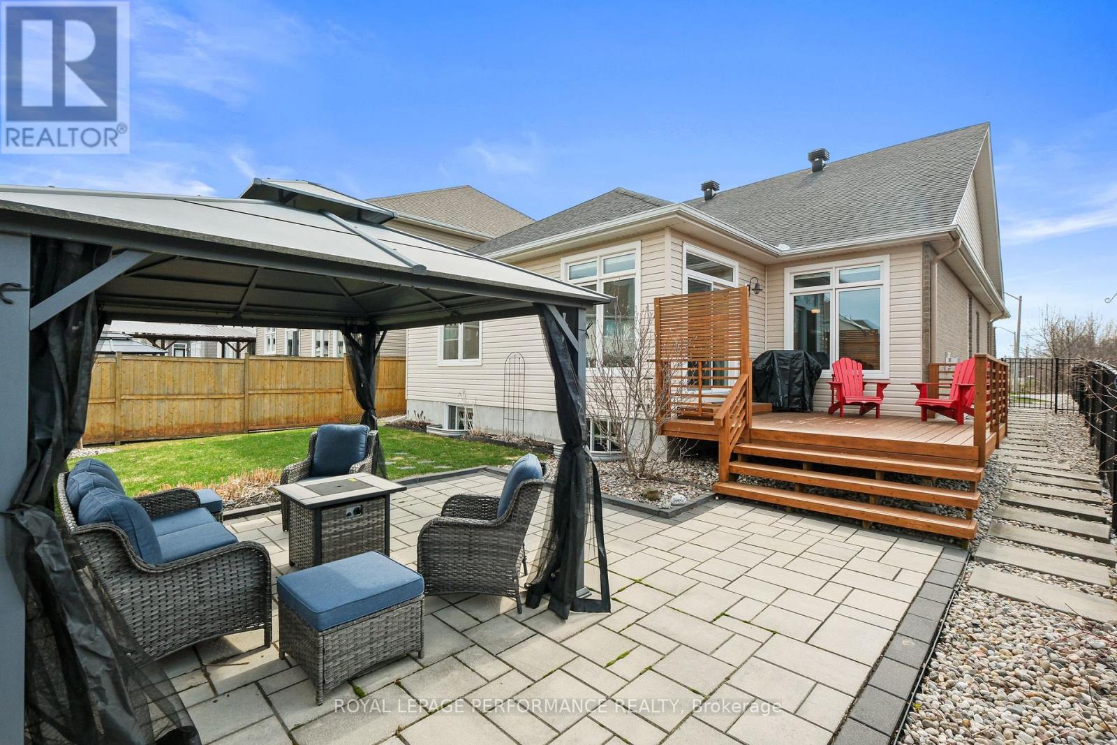 527 Silverbell Crescent