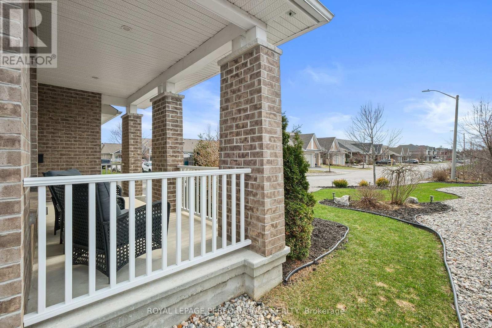 527 Silverbell Crescent