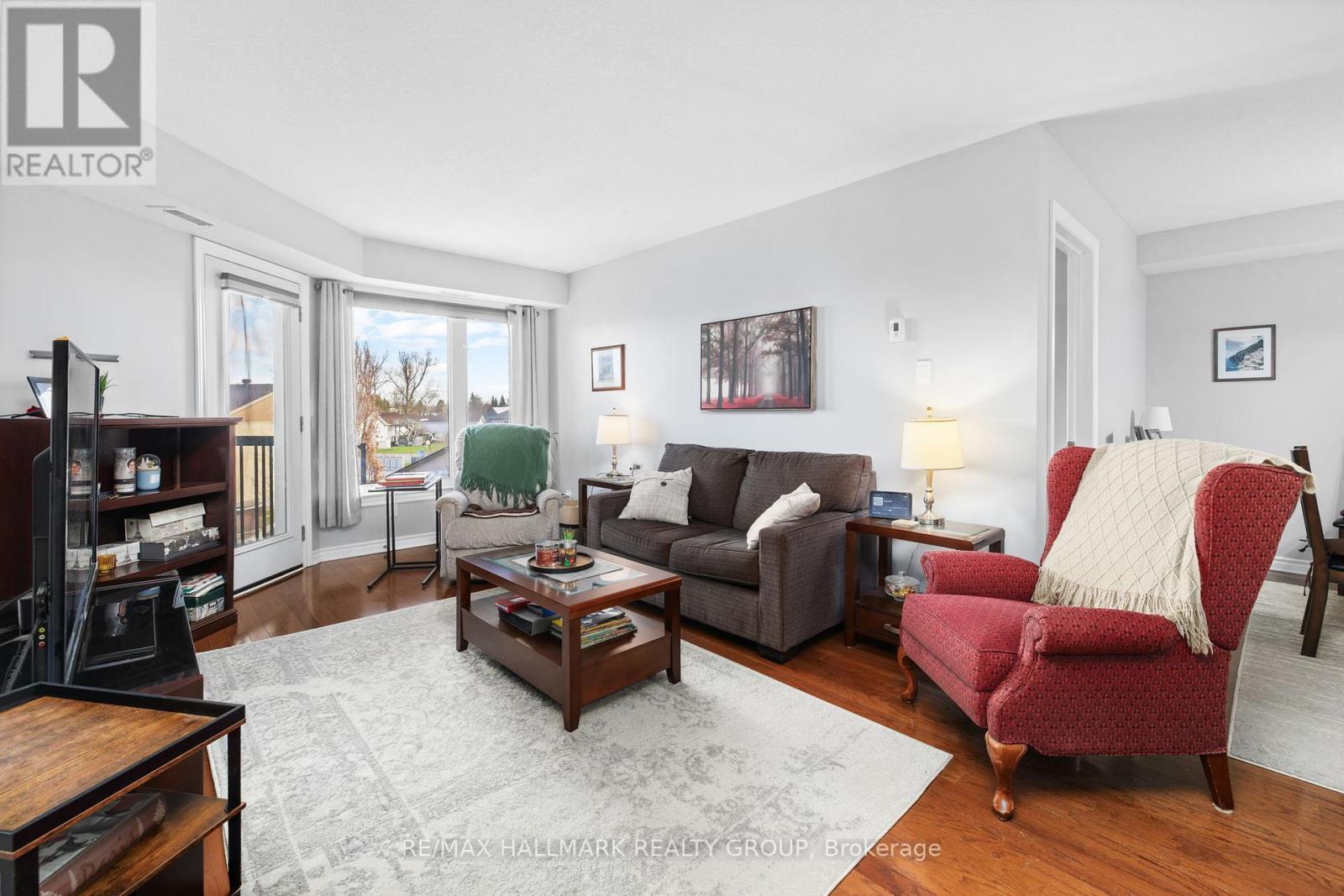 305 - 398 Van Buren Street