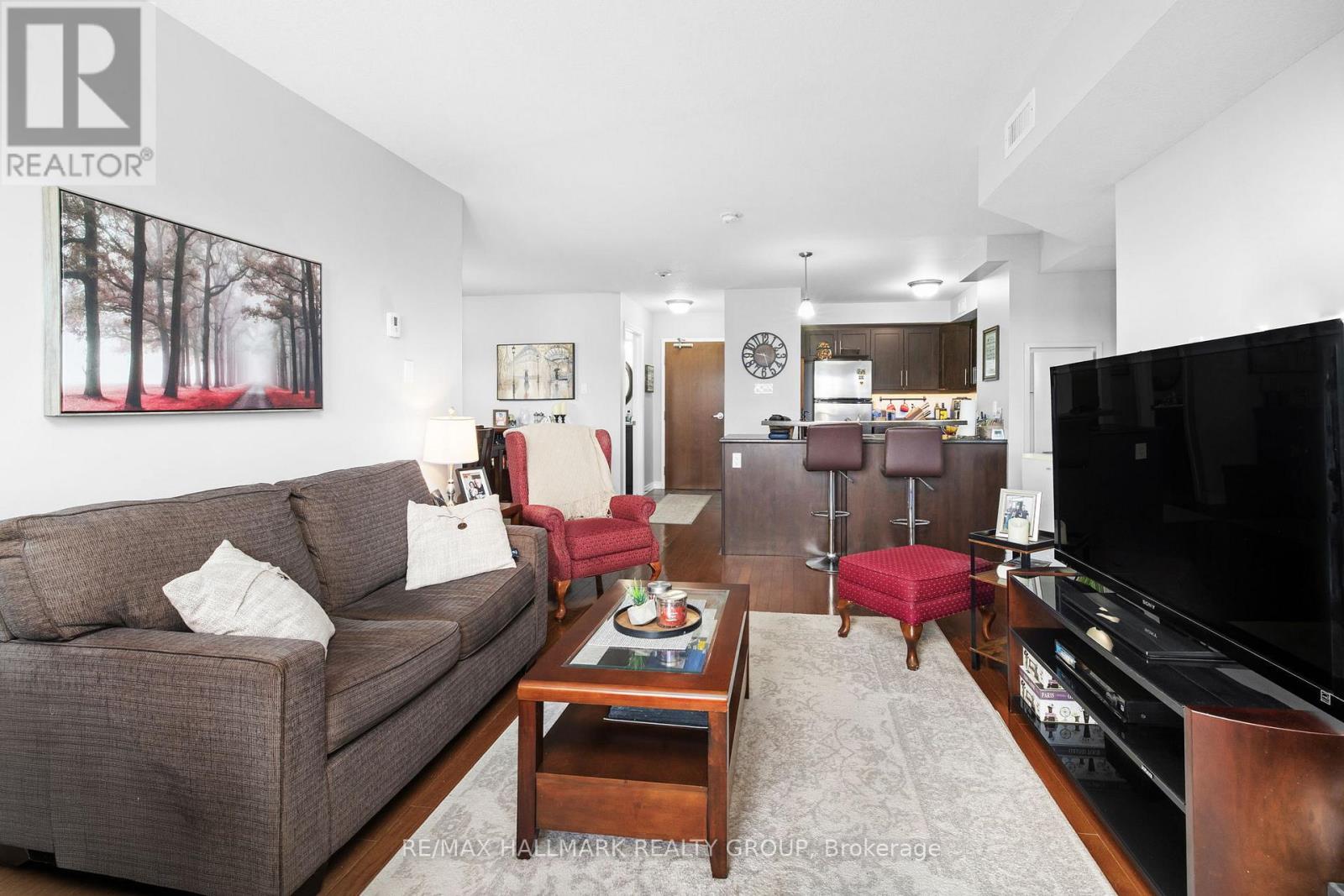 305 - 398 Van Buren Street