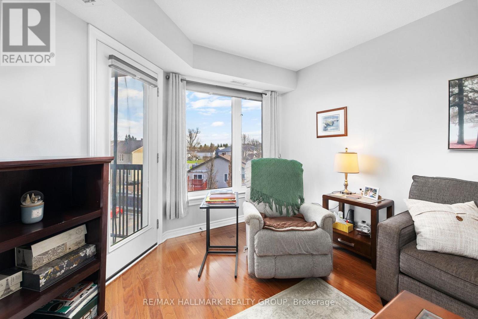 305 - 398 Van Buren Street