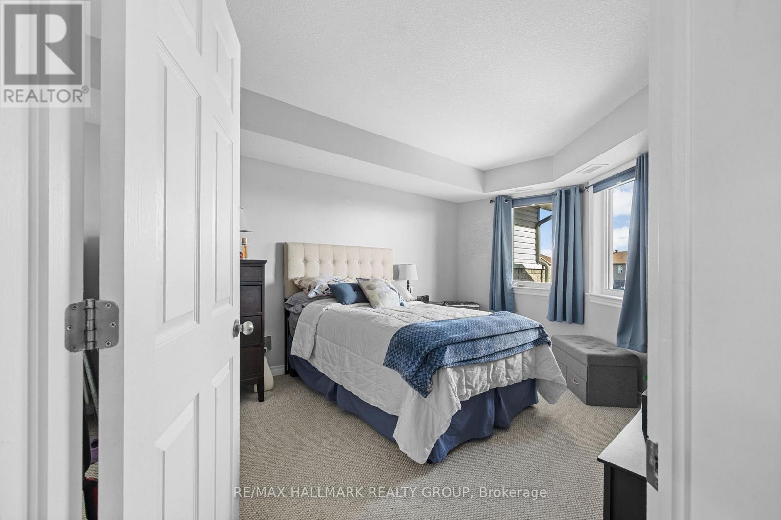 305 - 398 Van Buren Street