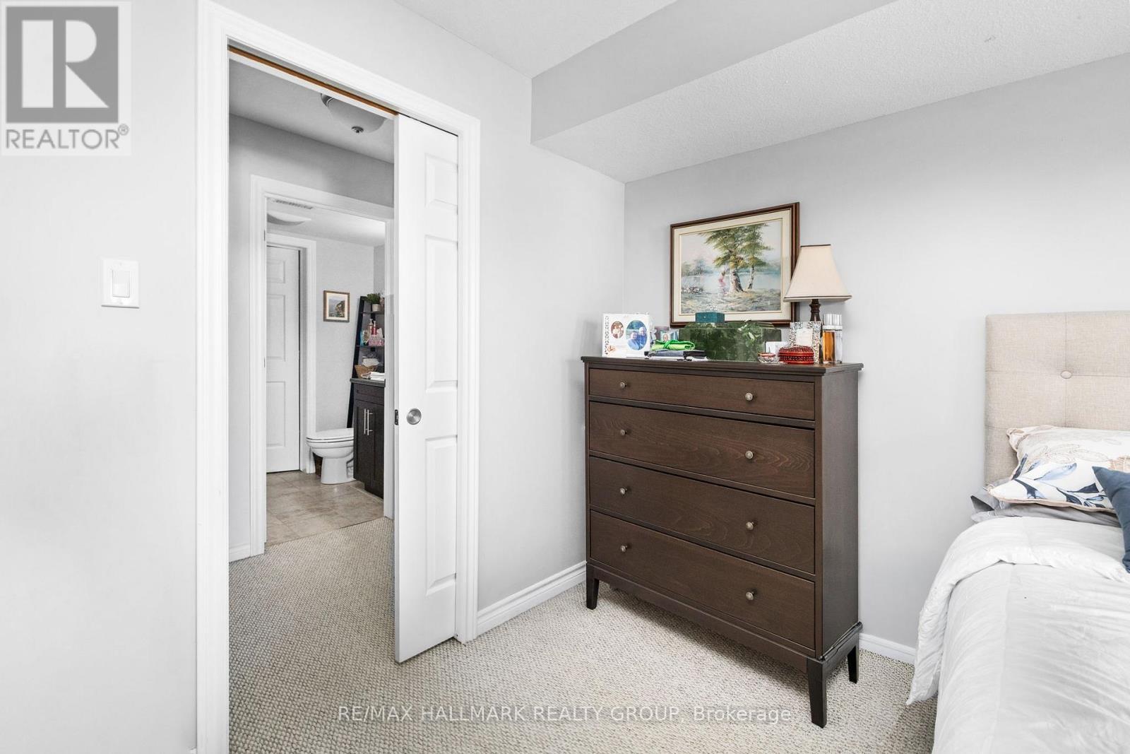 305 - 398 Van Buren Street