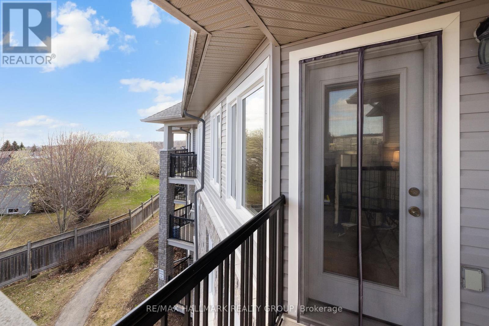 305 - 398 Van Buren Street