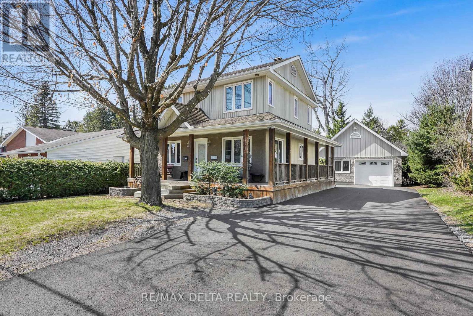 2567 Cléroux Crescent