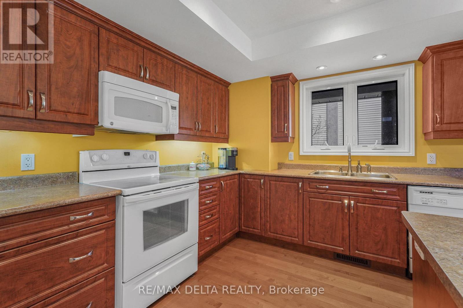 2567 Cléroux Crescent