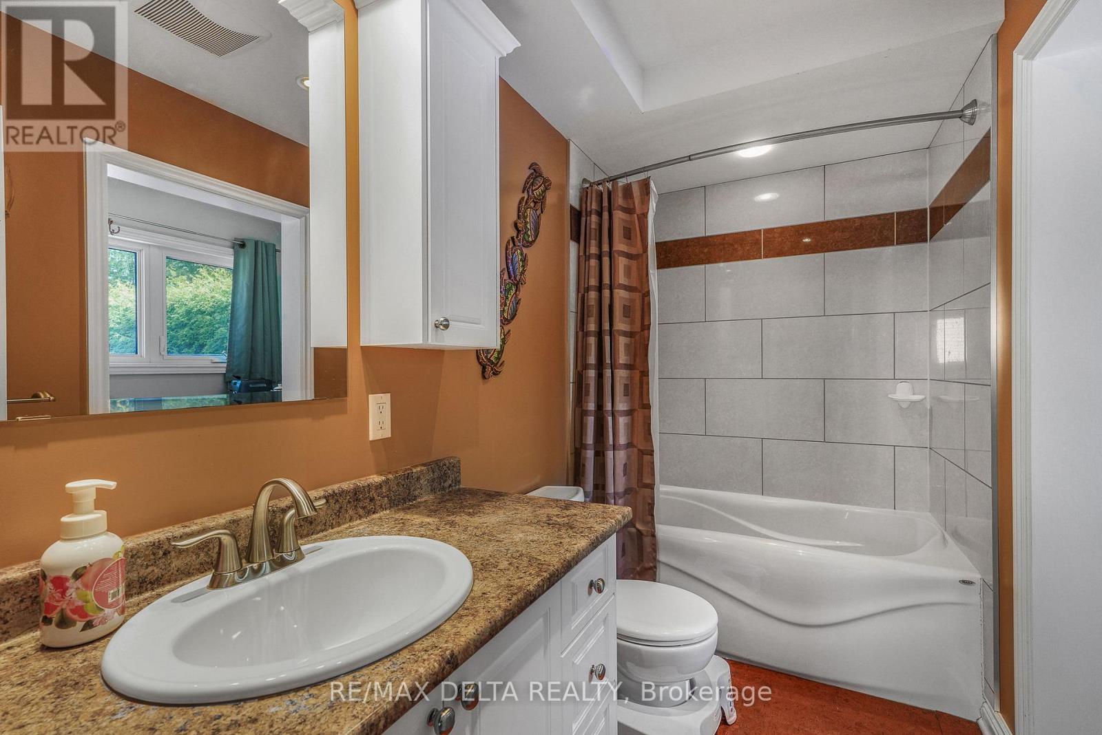 2567 Cléroux Crescent