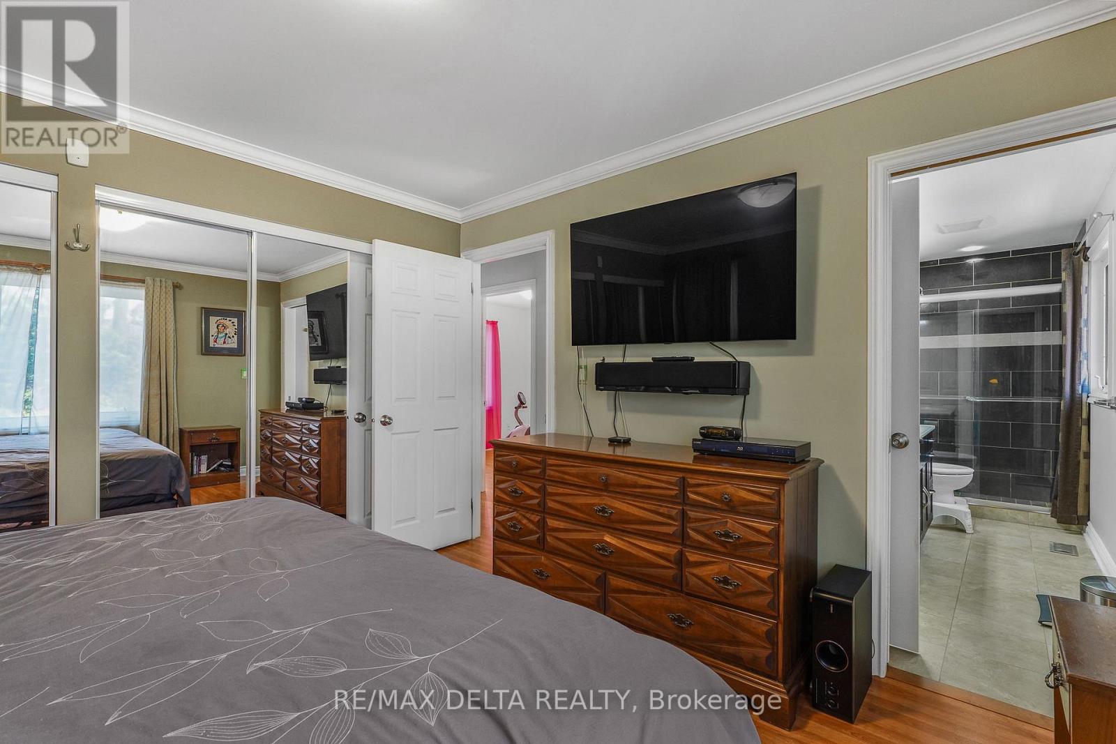 2567 Cléroux Crescent