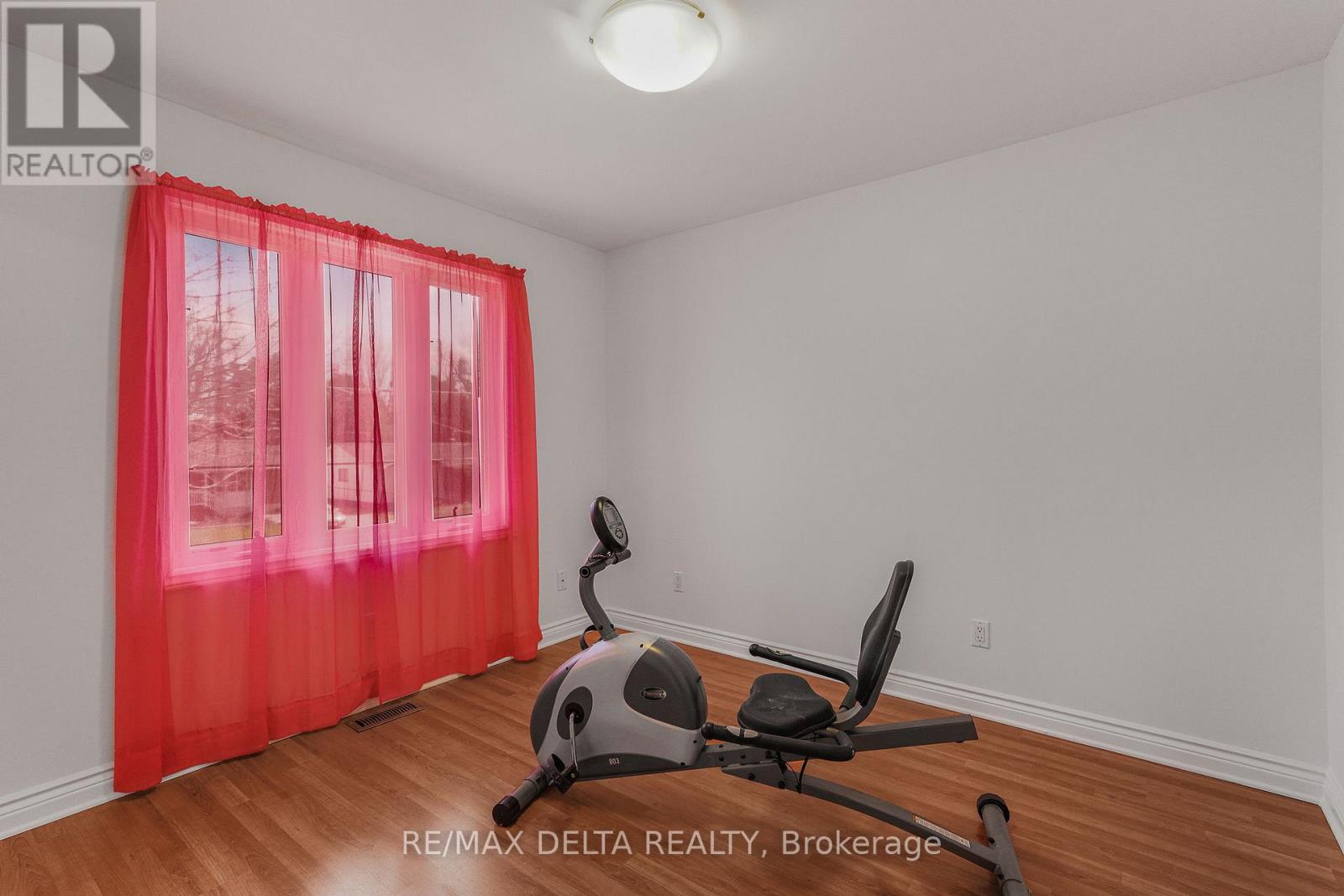 2567 Cléroux Crescent