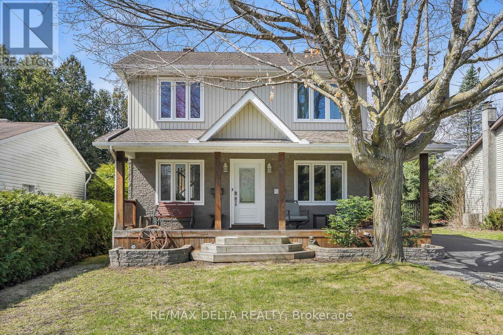 2567 Cléroux Crescent