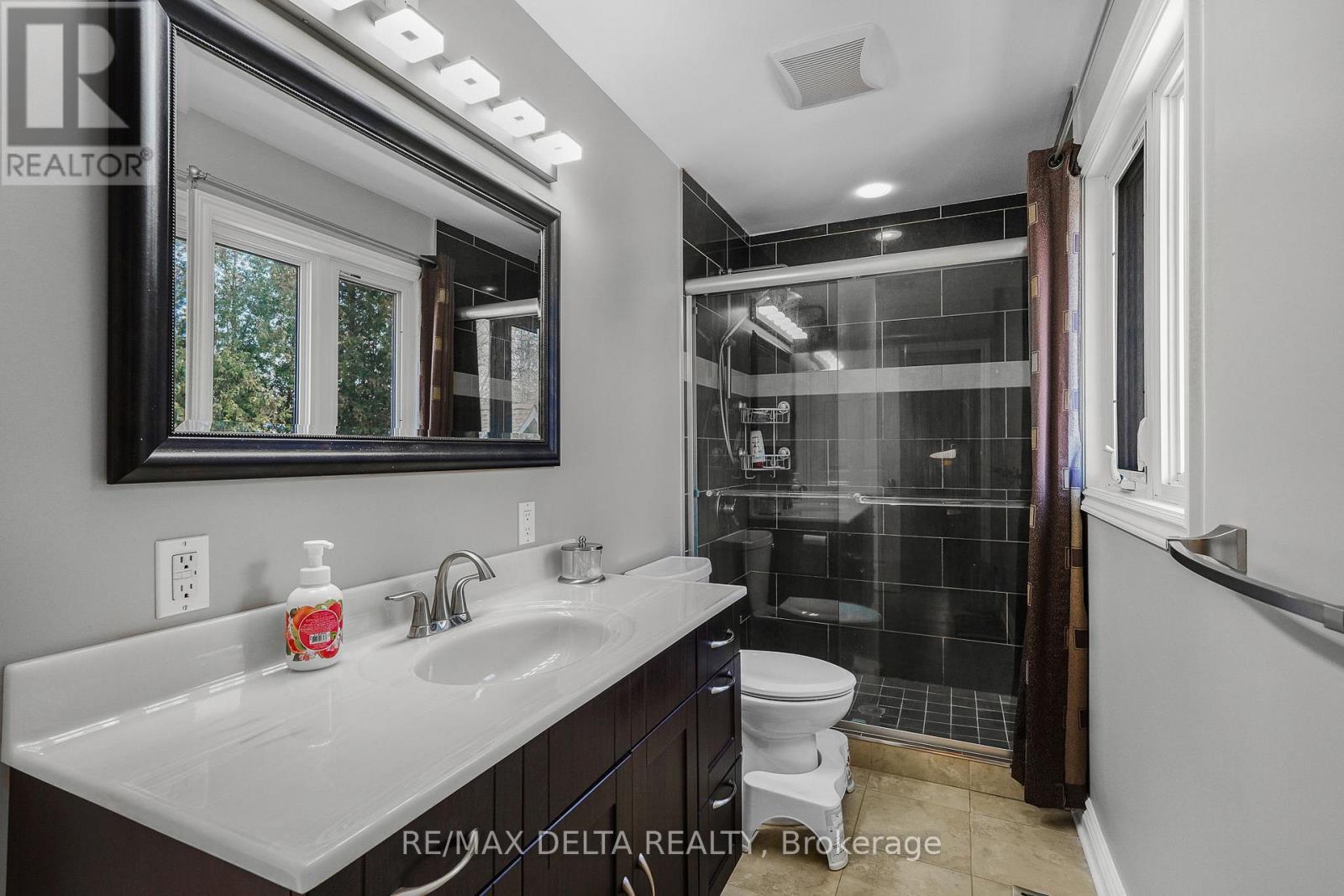 2567 Cléroux Crescent