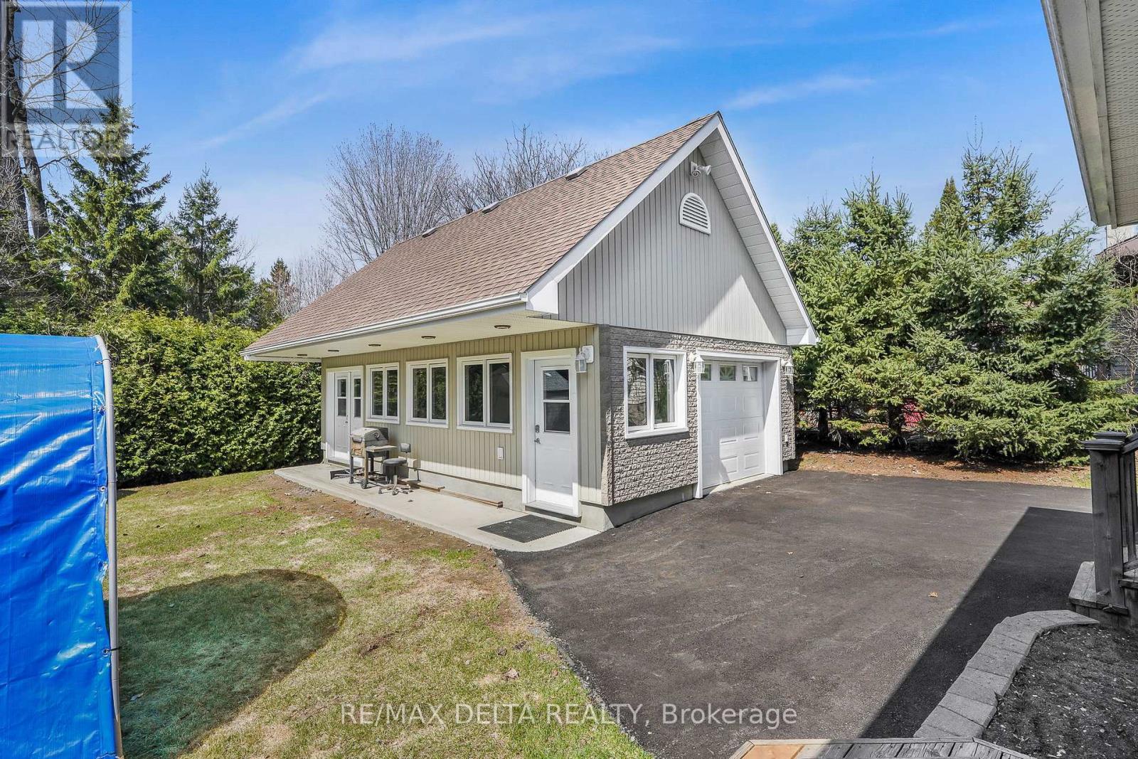 2567 Cléroux Crescent