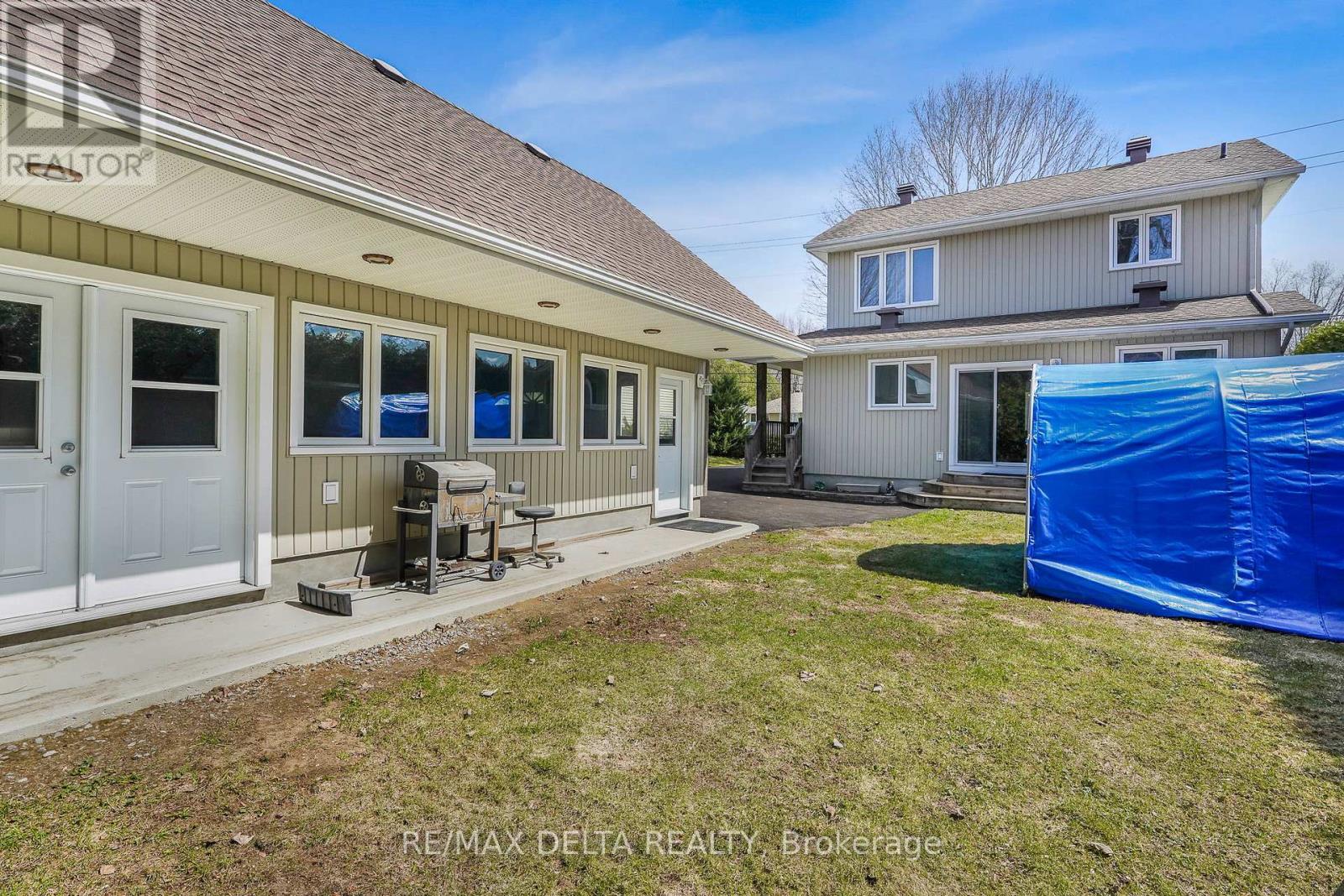 2567 Cléroux Crescent