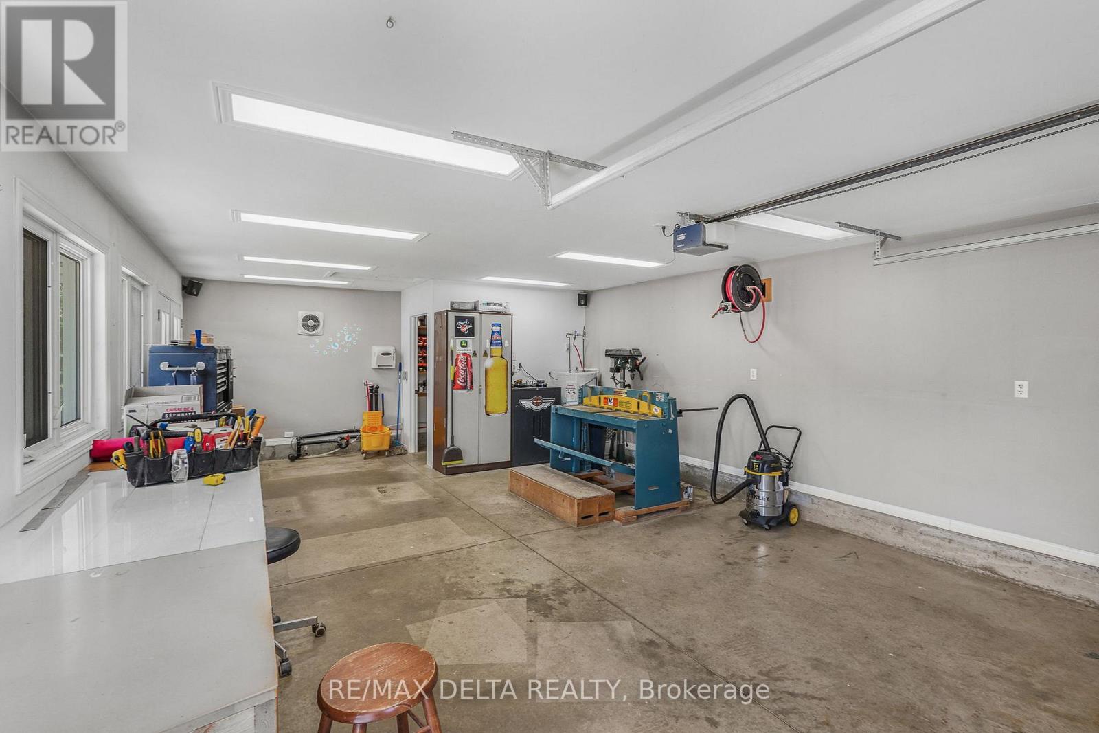 2567 Cléroux Crescent