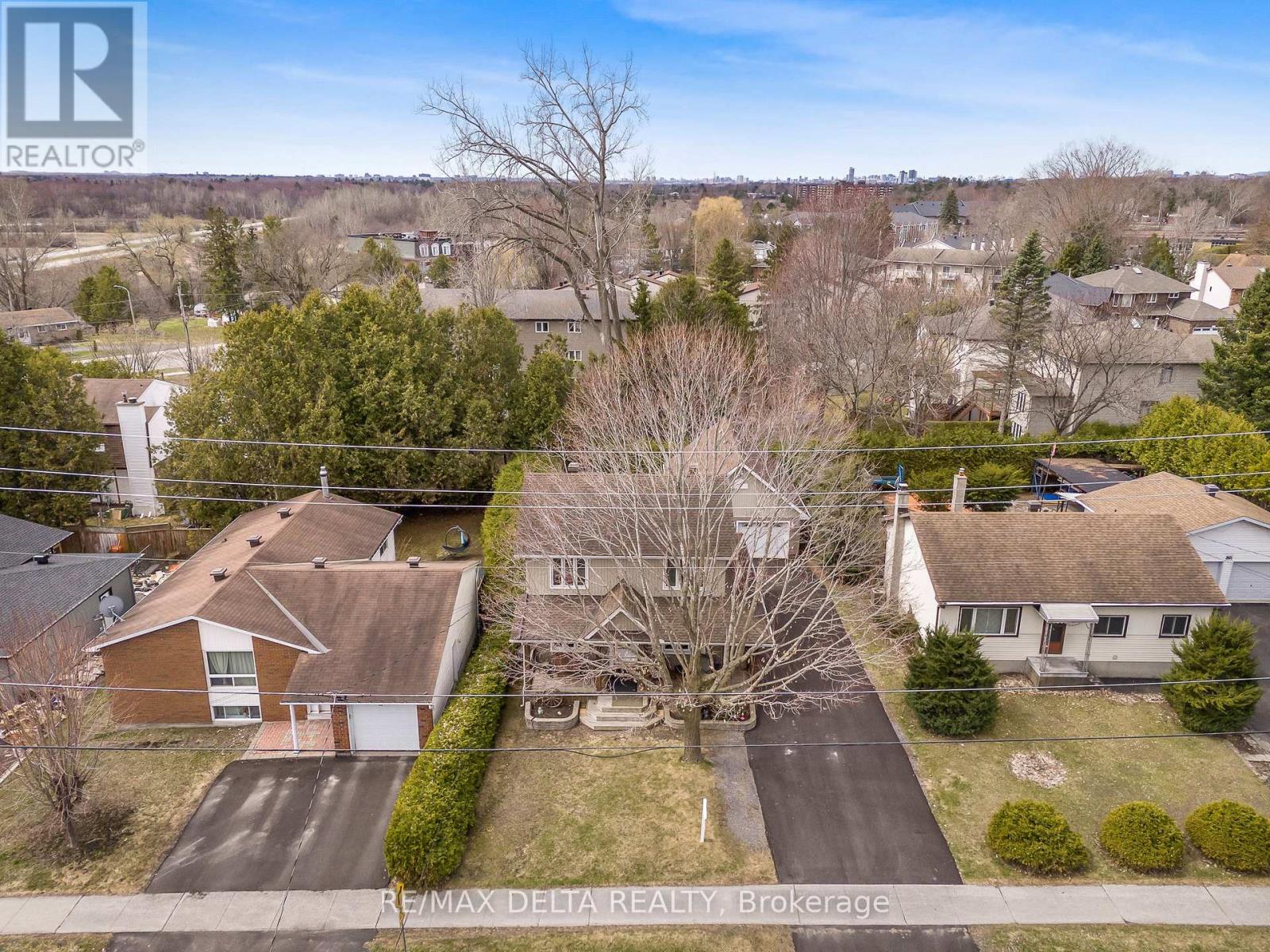 2567 Cléroux Crescent