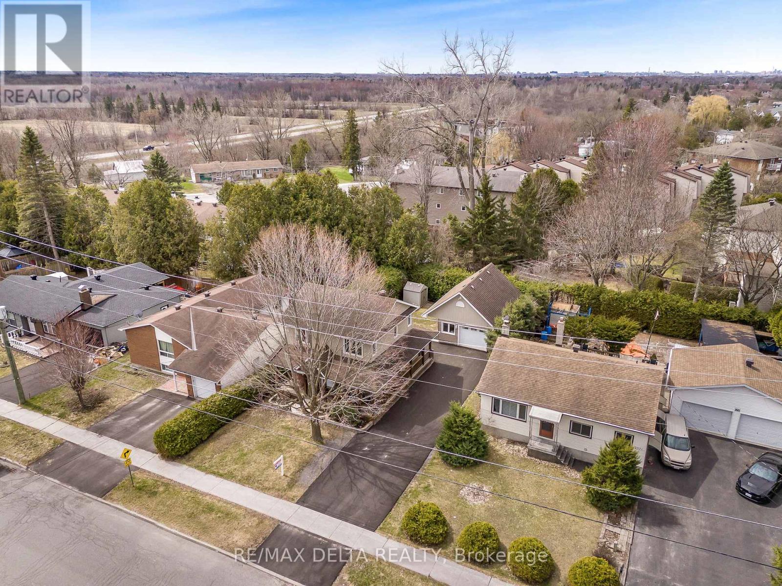 2567 Cléroux Crescent