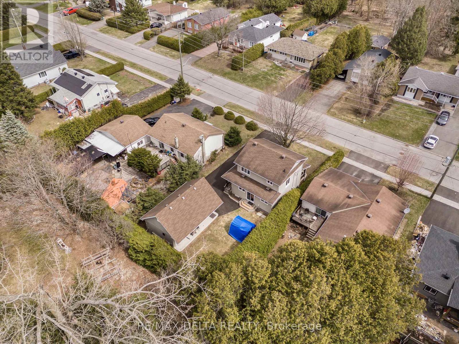 2567 Cléroux Crescent