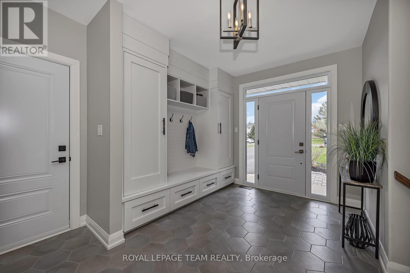 1517 Back Place Avenue