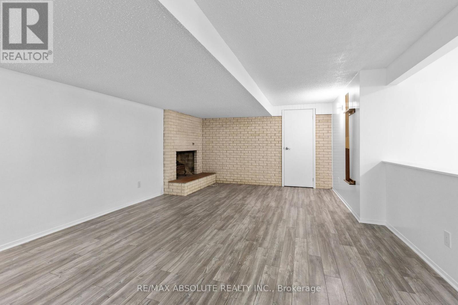 1444 Normandy Crescent