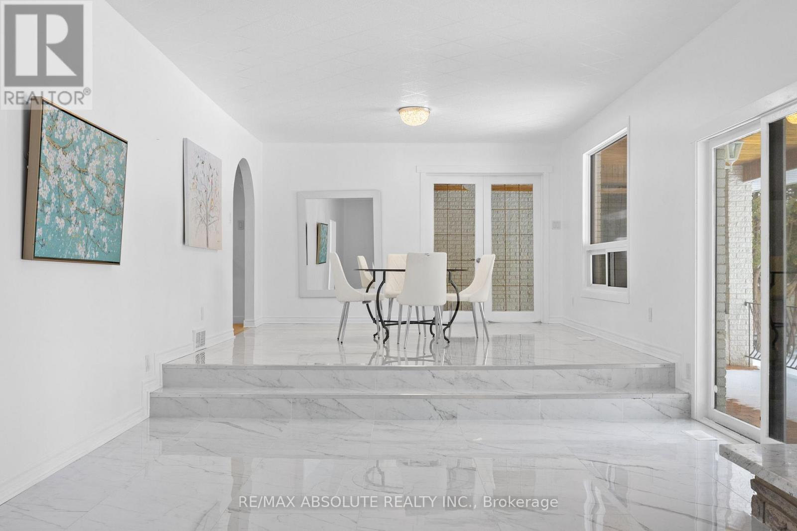 1444 Normandy Crescent