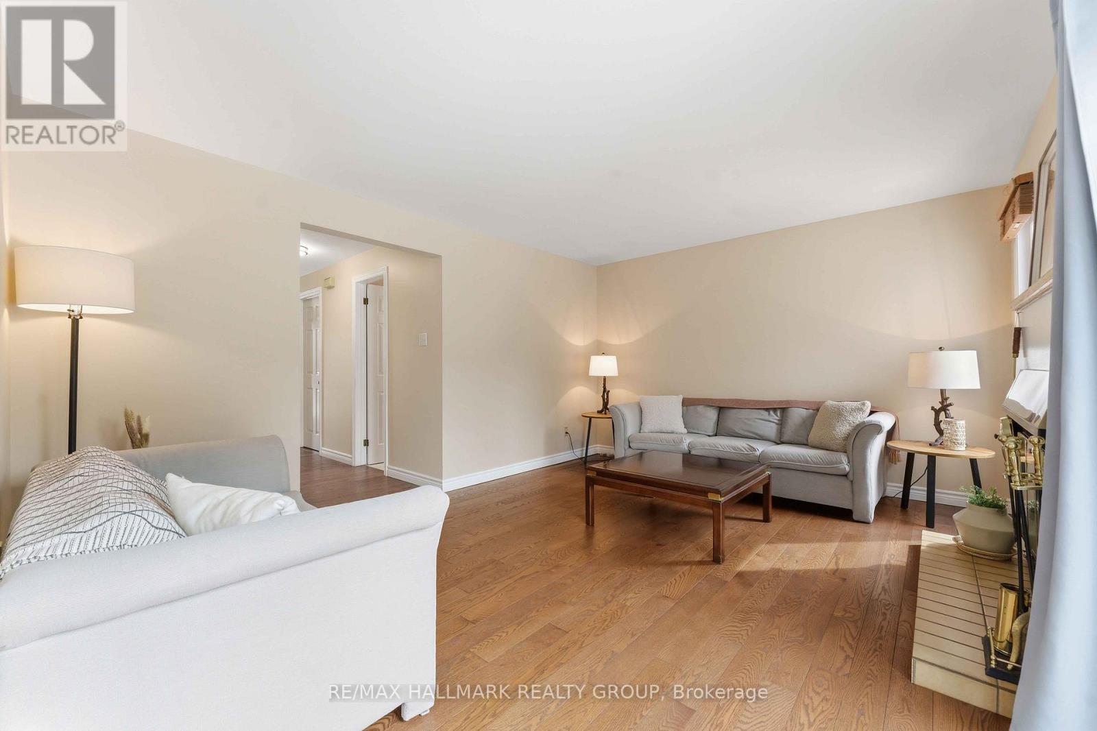 6033 Meadowglen Drive