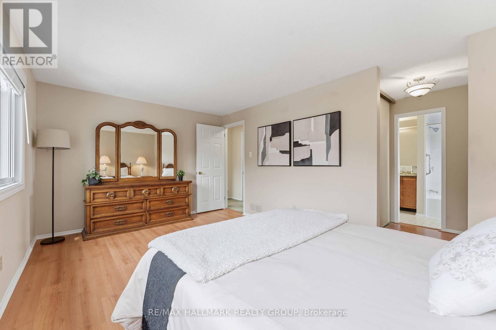 6033 Meadowglen Drive